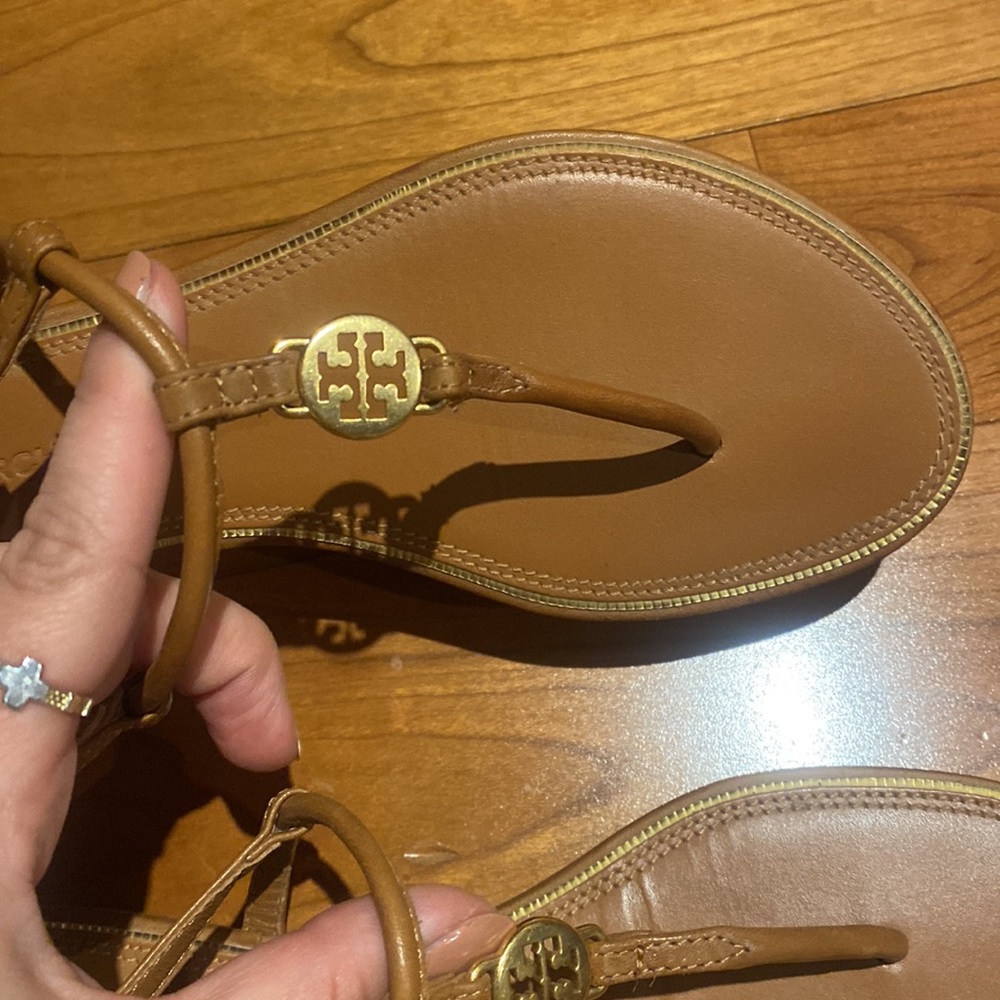 Tory Burch Brown Leather Logo T-Strap Sandals - Picture 5 of 5